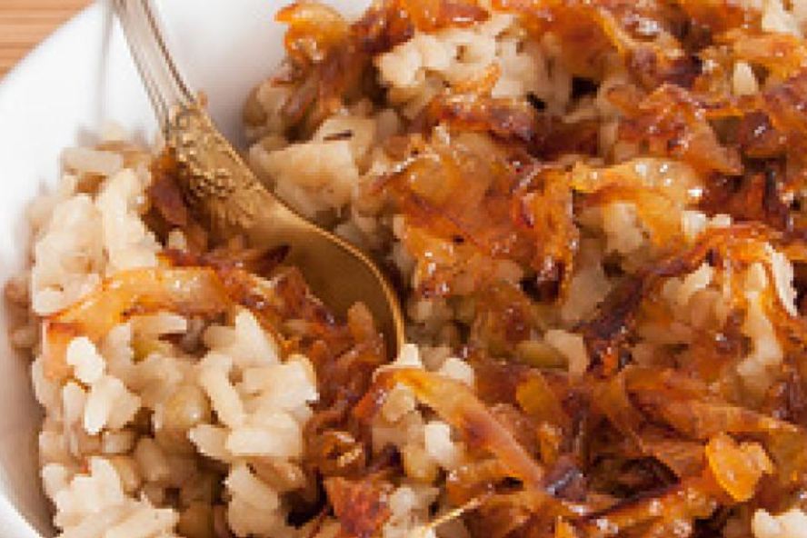 Рецепт рис с чечевицей и карамелизованным луком
