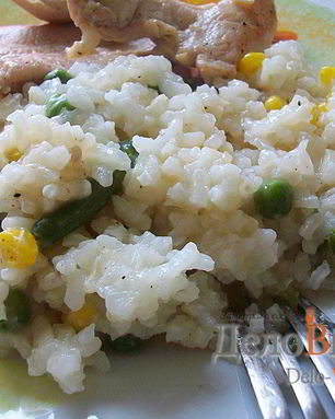 Рис с горошком, кукурузой и стручковой фасолью