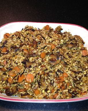 Рис с грибами, луком и морковью