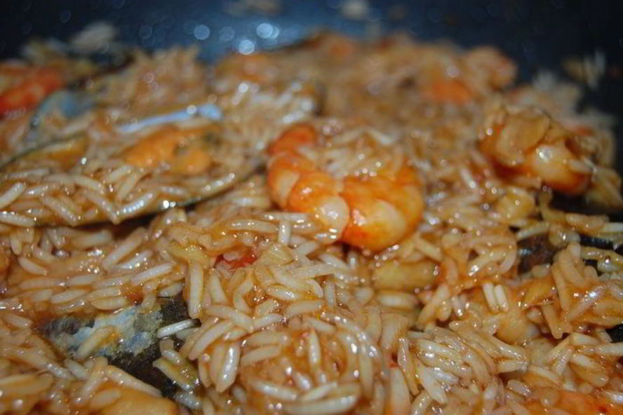 Рецепт рис с креветками, мидиями и соусом терияки
