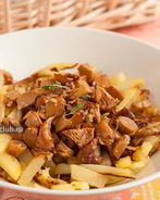 Жареная картошка с лисичками