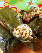 Долма в виноградных листьях