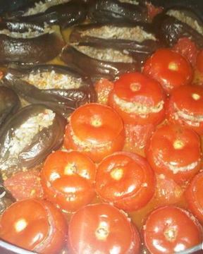 Помидор — бадымджан долмасы