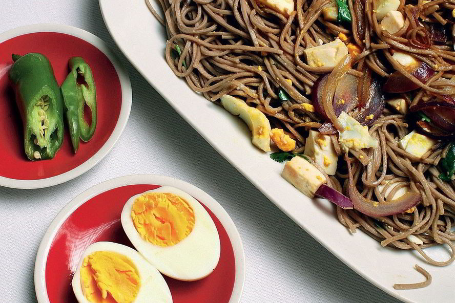 Рецепт гречневая лапша с яйцами и сыром тофу