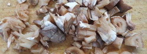 фаршированные шампиньоны под сметанным соусом. Шаг 2