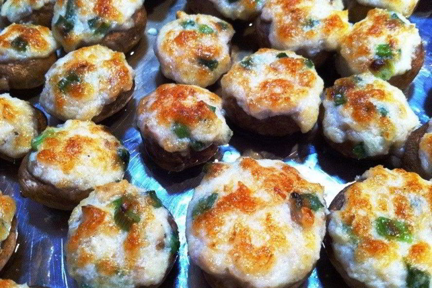 Рецепт грибы, фаршированные сладким перцем, запеченные под сыром