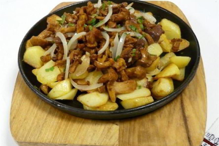 Рецепт лисички жареные с луком