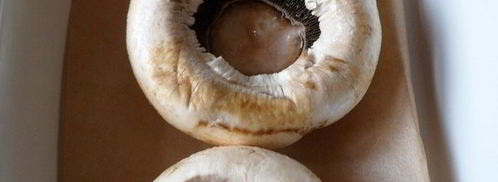 шампиньоны, фаршированные перепелиными яйцами. Шаг 3