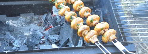 шампиньоны на мангале. Шаг 3