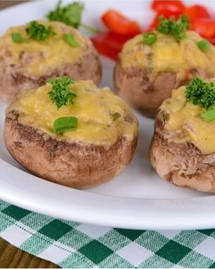 Шампиньоны с начинкой из зелени