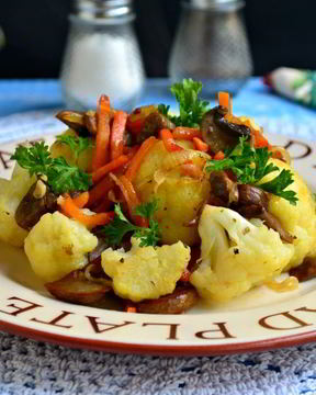 Шампиньоны жареные с цветной капустой