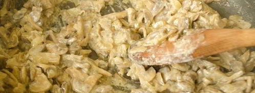 жареные шампиньоны со сметаной. Шаг 7