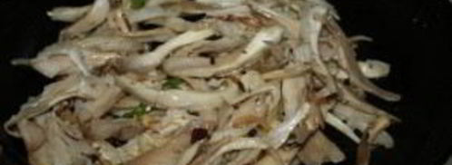 жареные вешенки с луком. Шаг 3