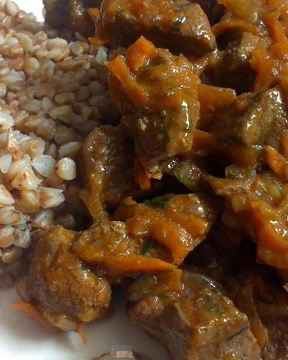 Гуляш из говяжьего сердца