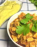 Гуляш из курицы с пюре из цветной капусты