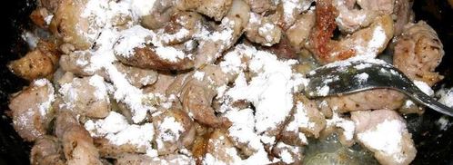 гуляш из свинины с красным вином. Шаг 5