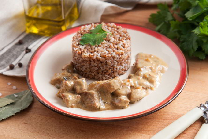 Рецепт гуляш из телятины с маринованными огурчиками