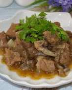 Гуляш с баклажанами