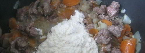 гуляш в мультиварке. Шаг 4