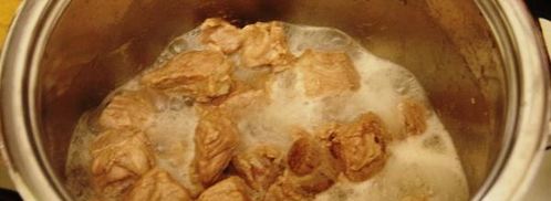 томленый в сельдерее гуляш с булгуром. Шаг 6