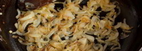 картофельное пюре с карамелизированным луком. Шаг 3