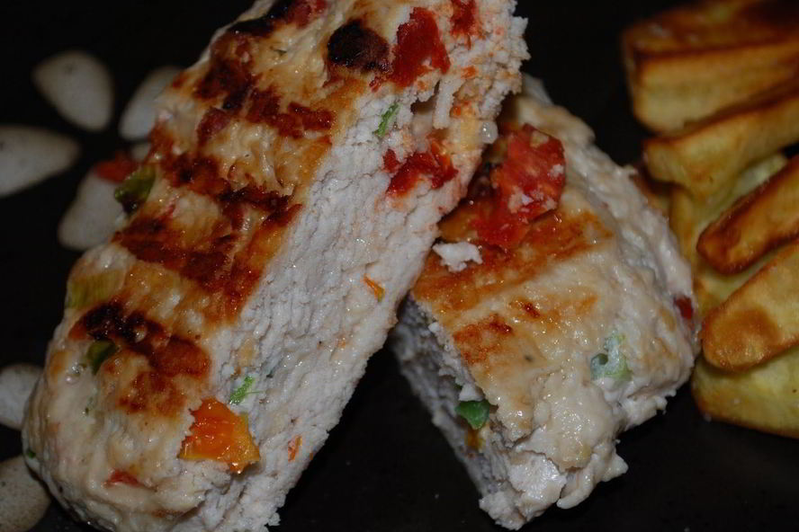 Рецепт котлеты из индейки с помидорами и сыром