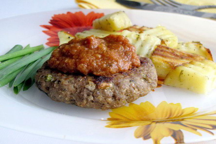 Рецепт котлеты солсбери с пикантным соусом