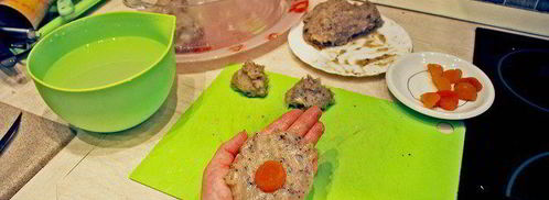 куриные котлеты с курагой на пару. Шаг 3