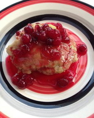 Манные котлеты под клюквенным соусом