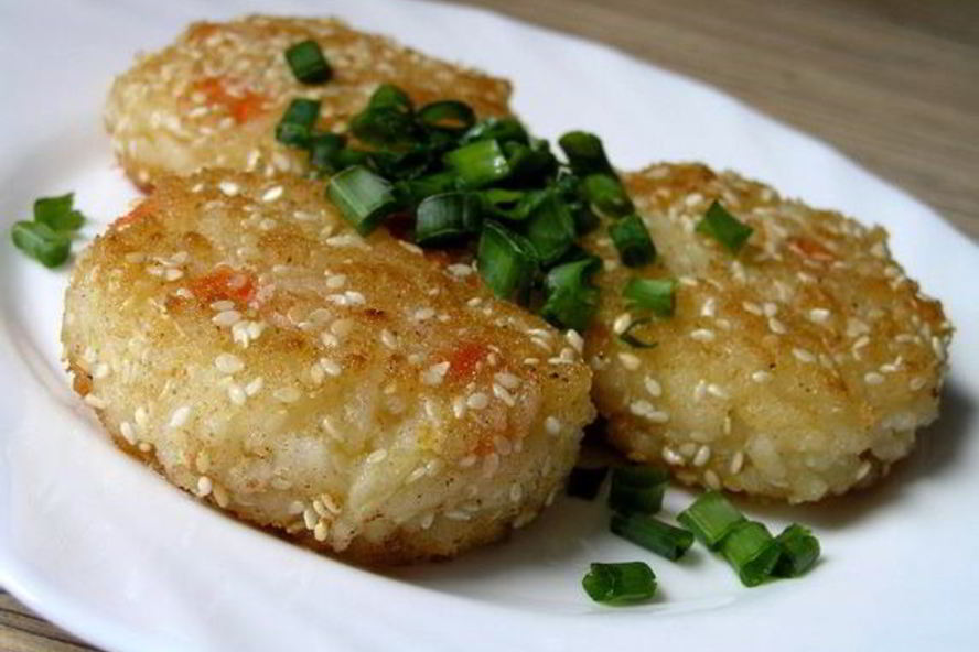 Рецепт рисовые котлетки в кунжутной панировке
