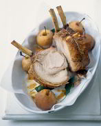 Свиные котлеты с яблоками, шалфеем и сидром