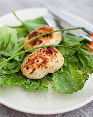 Запеченые куриные котлеты с яблоком