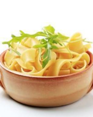 Лапша с куриным филе в сливочном соусе