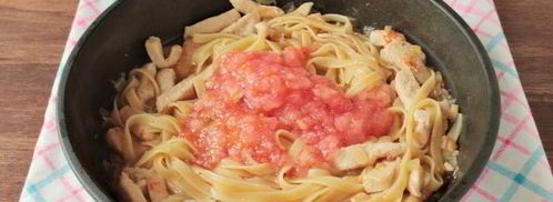 лапша с курицей и сыром на сковороде. Шаг 9