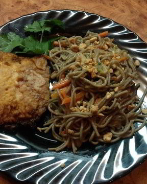 Лапша соба с овощами