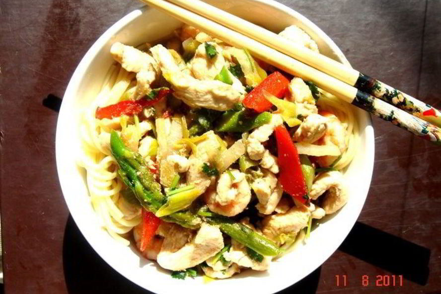 Рецепт лапша-удон с курицей и креветками