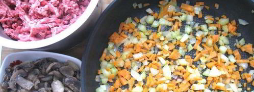 лазанья с рагу болоньезе, грибами и моцареллой. Шаг 3