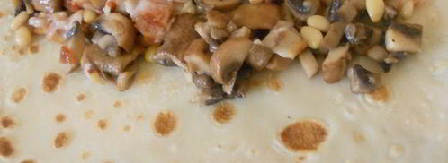 каннелони из блинчиков с грибами, беконом и кедровыми орешками. Шаг 4