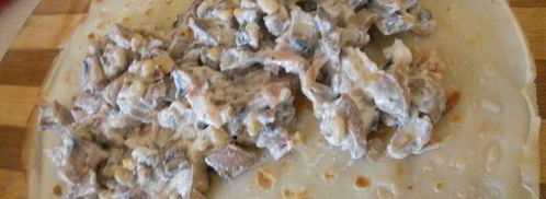 каннелони из блинчиков с грибами, беконом и кедровыми орешками. Шаг 5