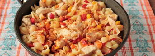 макароны с курицей и овощами на сковороде. Шаг 9