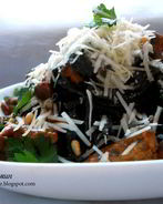 Паста с лисичками, чесночно-розмариновым маслом и кедровыми орешками