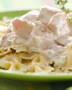 Паста с лососево-сырным соусом