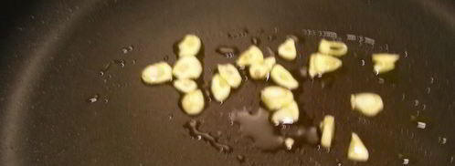 паста с сардинами, помидорами черри и кедровыми орешками. Шаг 2