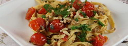 паста с сардинами, помидорами черри и кедровыми орешками. Шаг 6