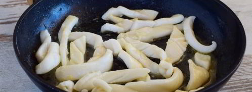 спагетти с кальмарами в сливочном соусе. Шаг 9