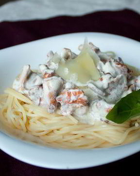 Спагетти с лисичками в сливочном соусе