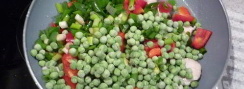 яркая паста с горошком, перцем и индейкой. Шаг 3