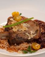 Баранья лопатка с чесночным припеком