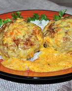 Биточки в молочном соусе