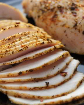 Домашняя пастрома из индюшиной и куриной грудки